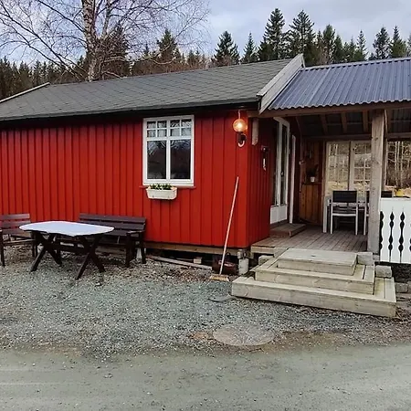 Idyllisk Minihus I Landlige Omgivelser - Med 5 Sengeplasser Og Parkering Åsen