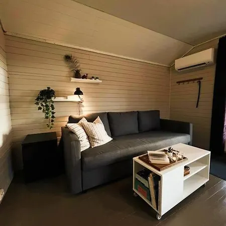 Idyllisk Minihus I Landlige Omgivelser - Med 5 Sengeplasser Og Parkering Holiday home Asen
