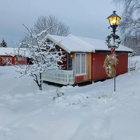 Idyllisk Minihus I Landlige Omgivelser - Med 5 Sengeplasser Og Parkering