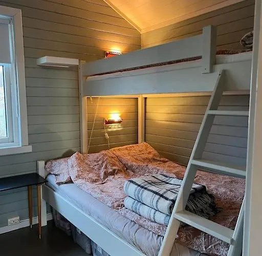 Idyllisk Minihus I Landlige Omgivelser - Med 5 Sengeplasser Og Parkering Åsen