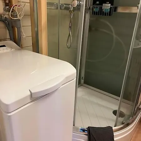 Idyllisk Minihus I Landlige Omgivelser - Med 5 Sengeplasser Og Parkering