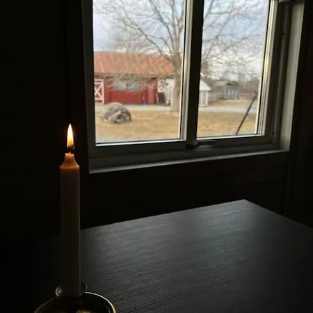 Idyllisk Minihus I Landlige Omgivelser - Med 5 Sengeplasser Og Parkering *