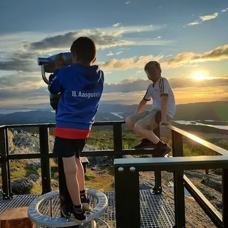 Idyllisk Minihus I Landlige Omgivelser - Med 5 Sengeplasser Og Parkering 펜션