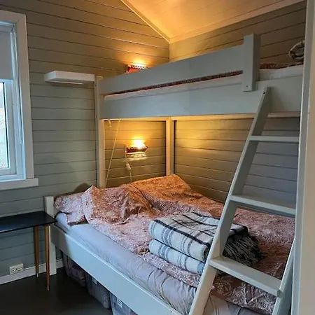 Idyllisk Minihus I Landlige Omgivelser - Med 5 Sengeplasser Og Parkering Åsen