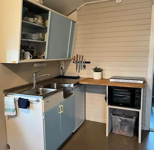 Idyllisk Minihus I Landlige Omgivelser - Med 5 Sengeplasser Og Parkering Åsen